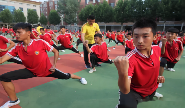 中国哪里的文武学校最出名？