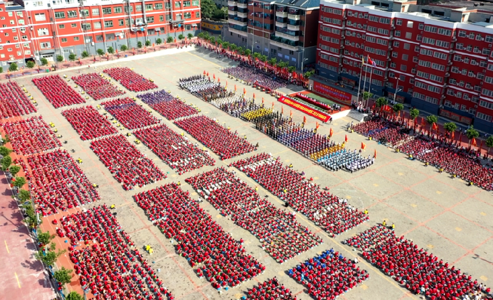 嵩山少林学校在哪里?少林小龙武校的武术殿堂