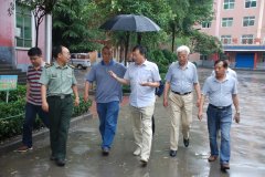 河南省爱卫会领导在小龙武院检查指导卫生工作