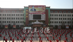 登封教育改革纪实电视宣传片摄制组来小龙武校采拍镜头